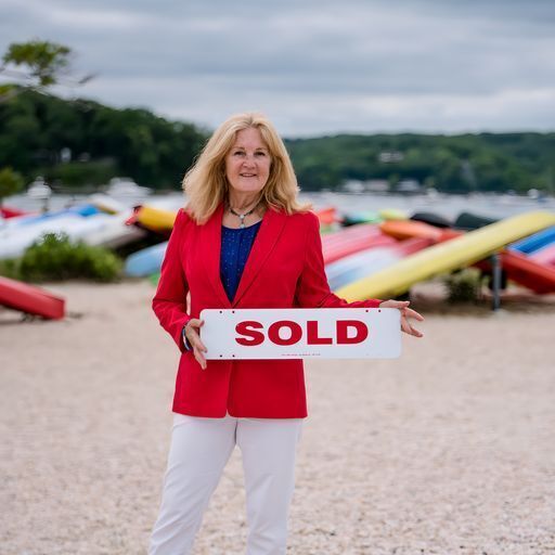 Adelle Longo Huntington Laffey Real Estate